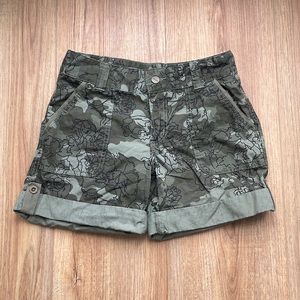 NWOT Carhartt Women’s Floral Camo Shorts